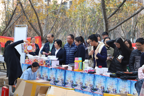 
                                                麓谷企业广场举办第五期优品汇活动