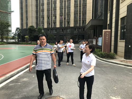 麓谷租赁陪同交流团参观尖山印象公租房项目_副本.jpg 麓谷租赁陪同交流团参观尖山印象公租房项目_副本.jpg