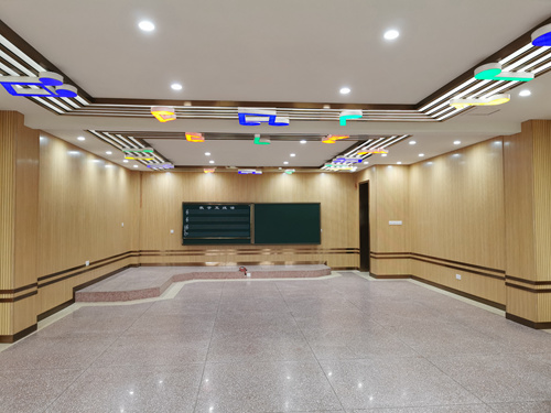 4.1提质改造后的麓谷二小功能教室_副本.jpg 4.1提质改造后的麓谷二小功能教室_副本.jpg