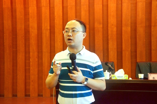 
                                                集团组织开展“互联网时代下的营销创新”主题培训