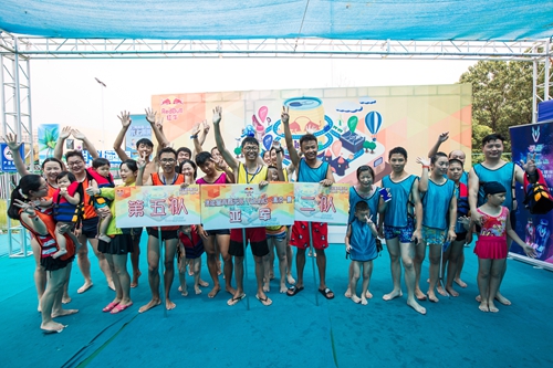 集团举办水上亲子活动，全民健身进行时