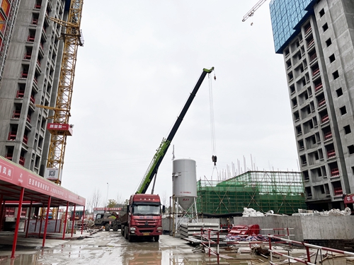 
                                                早铺排 早行动 麓谷建发各项目安全有序开工复工